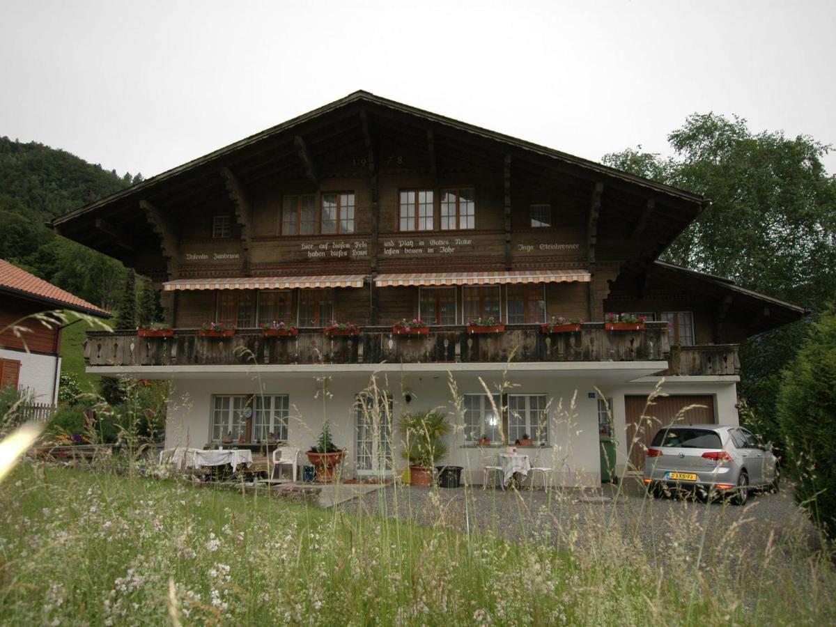 Pristine Home In A Charming Village Large Grassy Sunbathing Area View Of The M Nch And Jungfrau Wilderswil Luaran gambar